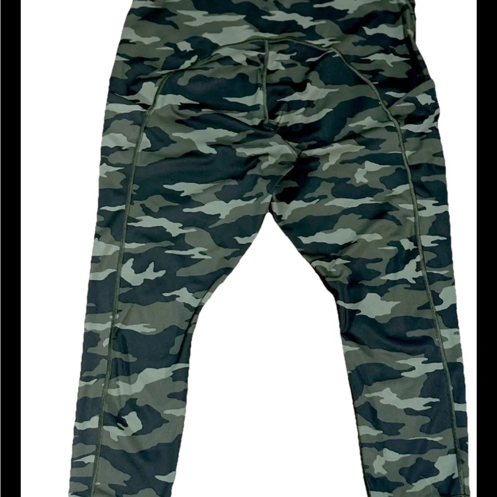 Athleta Camo Print Women's Leggings - Picture 2 of 11